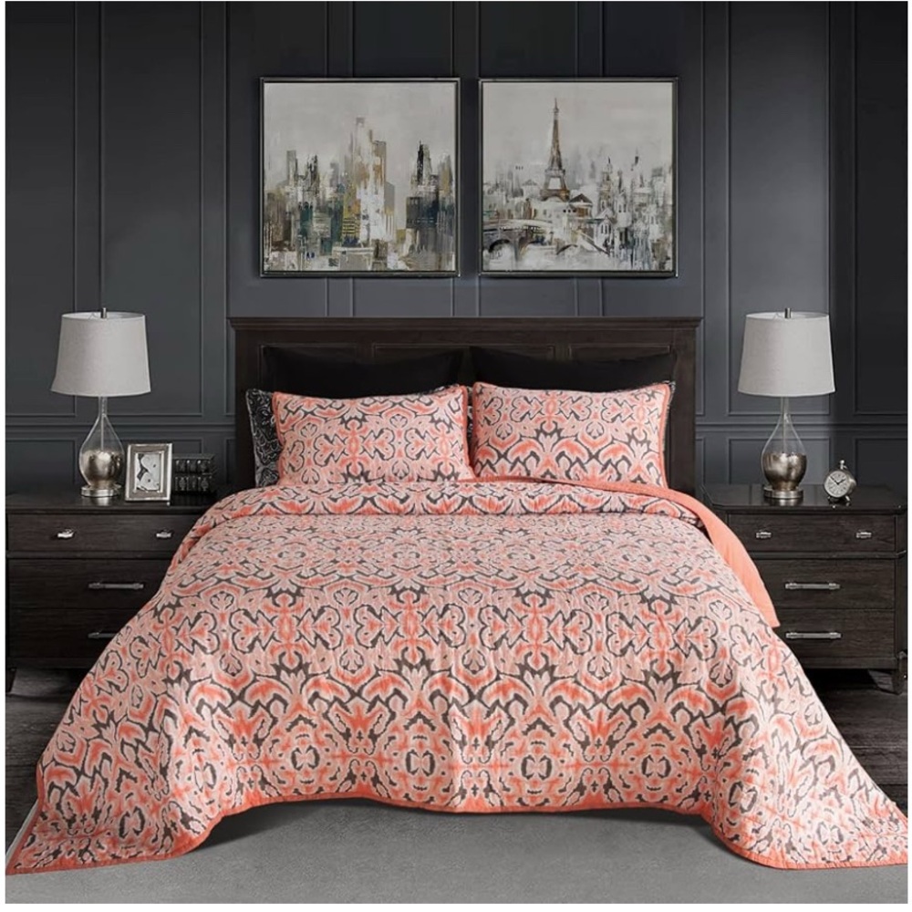 🌸.   Stylish Coral and Gray Quilt Set